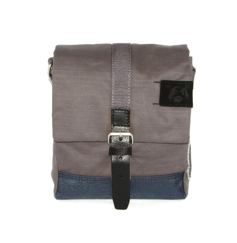 Сумка на плечо INVICTA SMALL SHOULDER KODIACK grey